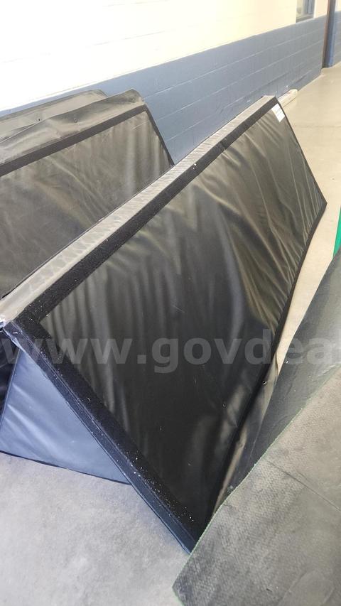 (3) 9' Barrier triangles