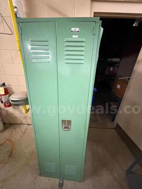 Group of approx 70 Lockers - Mix of full-size 2 door & half-size single door