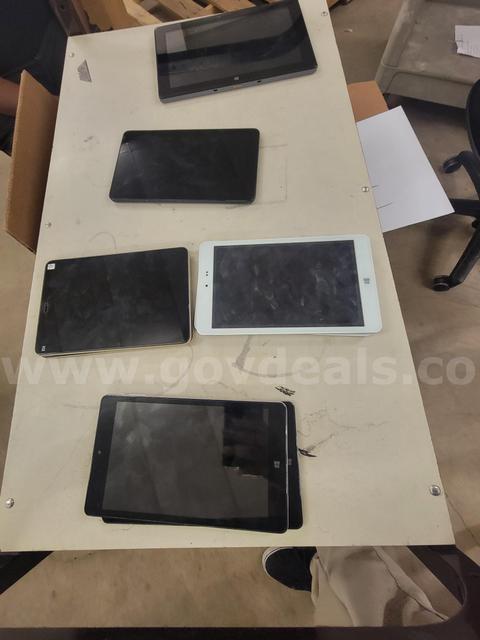 LOT OF 8 TABLETS