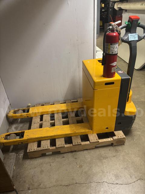 Multiton Battery-Operated Pallet Jack Model # ELE 45 27X48 Serial #0390063344402