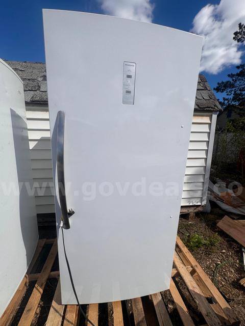 Frigidaire Refrigerator white single door