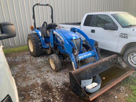 NEW HOLLAND TRACTOR