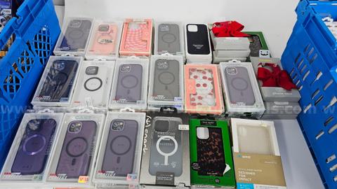 Lot (222 Units) - Phone Cases and Screen Protectors