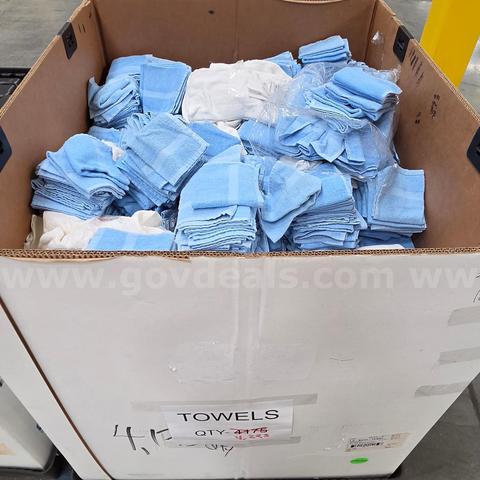 Bulk Lot of Approx. 4,223 Commercial Cotton Hand Towels – Light Blue & White