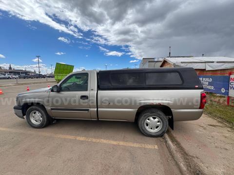 2003 Chevrolet Silverado 1500 Short Bed PICKUP 2-DR, 4.8L V8 OHV 16V