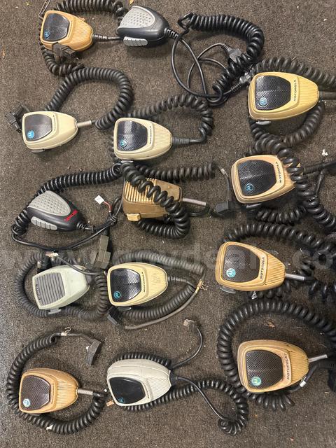 Miscellaneous lot of radio palm microphones