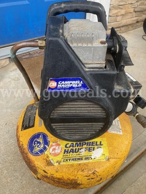 Used Air Compressor Cambell Hausfeld 4 gal 125 p.s.i TESTED