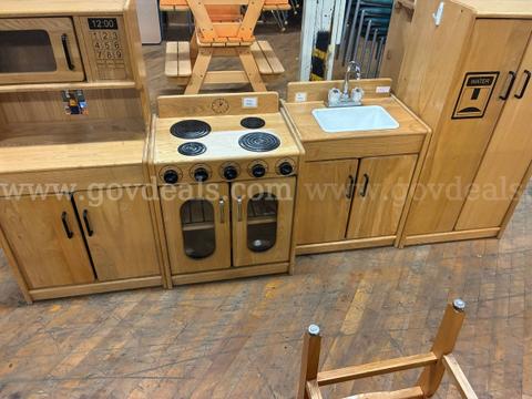 PLAY KITCHEN SET, WOODEN (CHILDRENS)