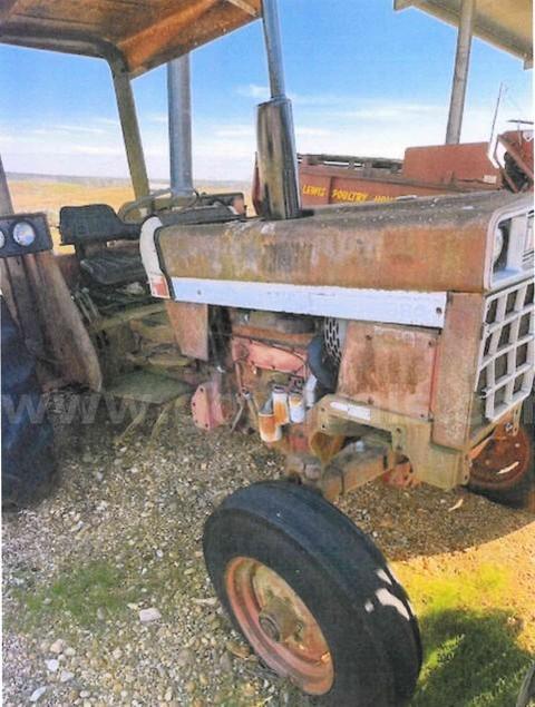 International Harvester 684 Tractor