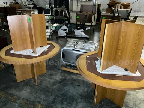 Tables, Round Wood (4 pcs)