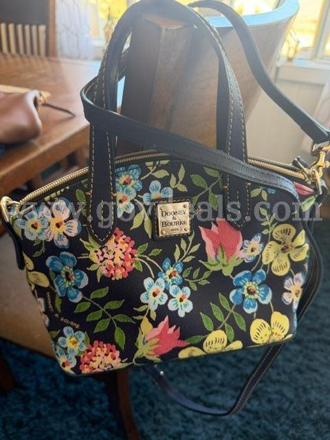 Authentic, 9β x 7β Nylon, Dooney and Bourke Handbag, W/Leather Accents