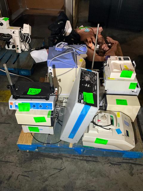 Lab Equipment (12 pcs)