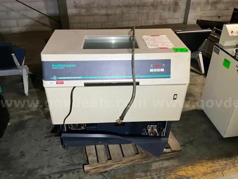 Incubator/Shaker