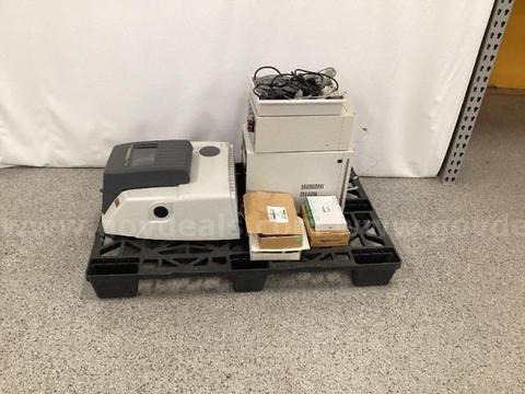Lot of Laboratory Equipment