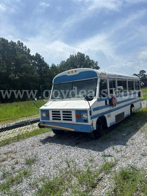 1995 BLUE BIRD BUS