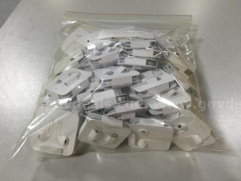 1 Bag of 50 Apple Wired EarPods with Lightning Connector