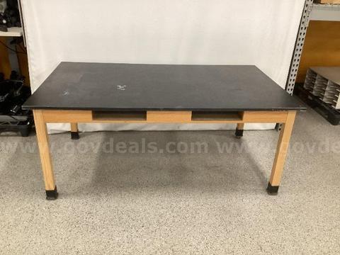 Wooden Laminate Laboratory Table
