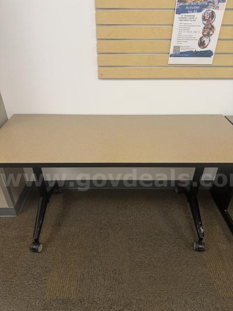 Set of 2 office desks