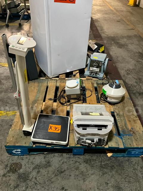 Lab Equipment (4 pcs)