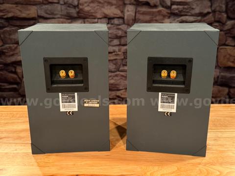 Book case speakers