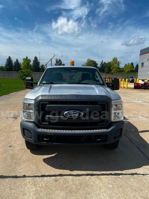 2015 Ford F-250 XL 4WD w/Utility Body