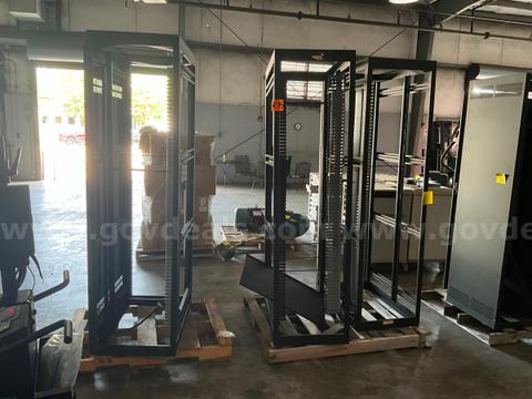Server Rack (4 pcs)