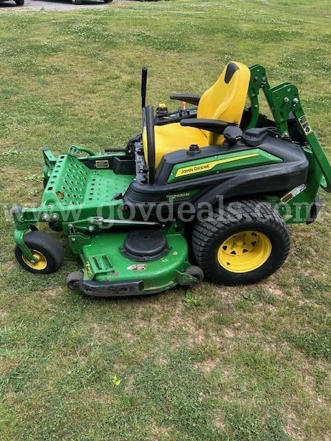 JOHN DEERE Z930M 60" ZTRAC ZERO TURN COMMERCIAL MOWER