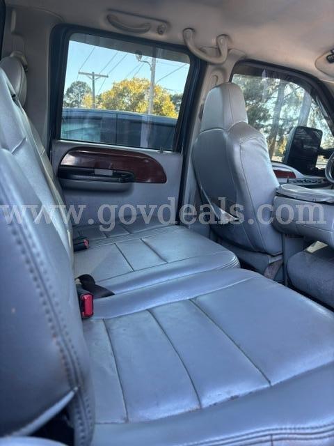 2006 Ford F-350 SD XL Crew Cab 4WD