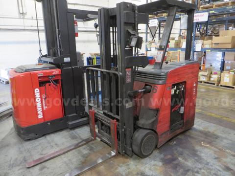 Raymond stand-up forklift. Model 410-C35TT