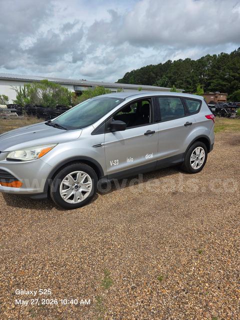 2016 Ford Escape. WE HAVE TITLE.