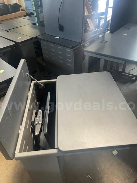 COMPUTER DESK