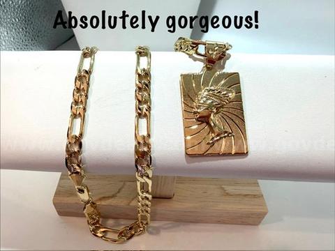 Exquisite, 22 Inch, 24kt Gold Filled, Figueroa Chain W/Egyptian Medallion Pendant
