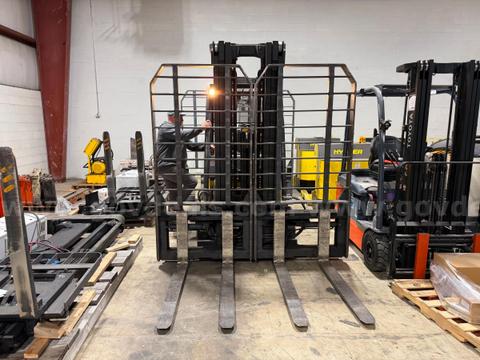 2020 Yale GLC080VXNKSE100 6000LB Cushion Tire Forklift