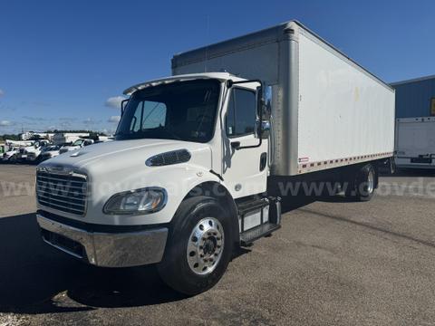 2016 Freightliner M2 106 26' box truck with liftgate diesel
