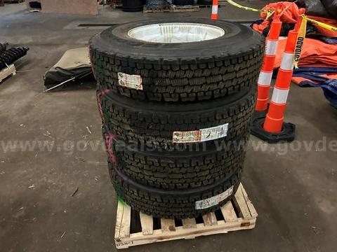 4-BF Goodrich ST 230 - 11R22.5 Dayton tires and wheels