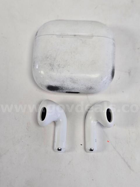 Apple Airpods 4th Gen (Anchorage, AK)
