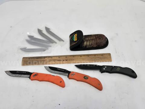 Outdoor Edge Folding Knives w/ Replacement Blades (Anchorage, AK)