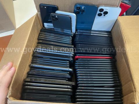 Case of ct.71 iPhones - Various Models  (ID #45606) (H02-3R) (25-3689-1) 235