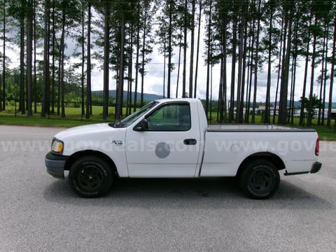 2003 Ford F-150 XL 2WD