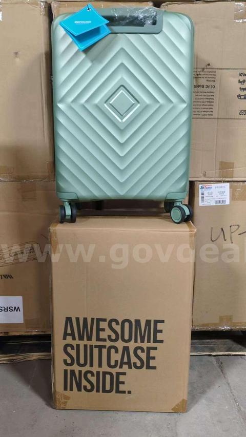 SHIPPING AVAILABLE  BRAND NEW  Green 20 inch Luggage  (SU-05)