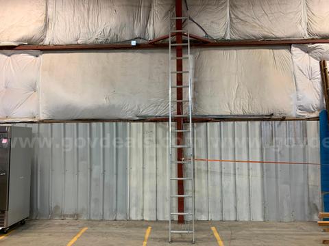 Aluminum Extension Ladder 20' (ID #46114) (B0-END) (26-1465-1) 405