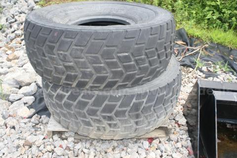 Lot of 2 Sand Trail Tubeless 450/80R20 Tires