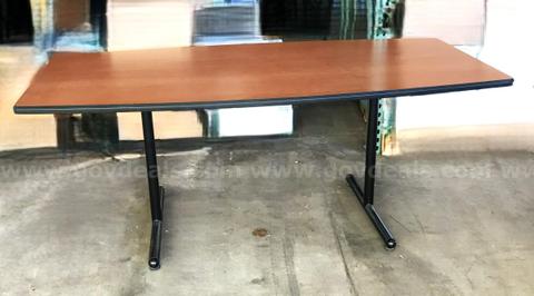 Used board room table. (s2)