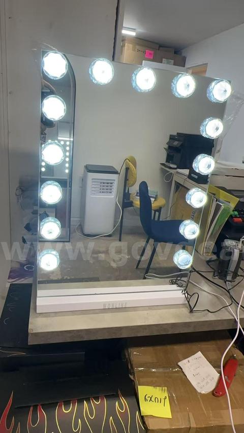 Brand New lot of 2 Makeup Vanity Mirror, 3 Color Changing 15Pcs Dimmable LED Light Bulbs, Smart Touch Cont (4496)
