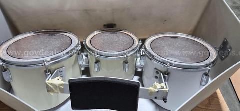YAMAHA FIELD DRUM SET