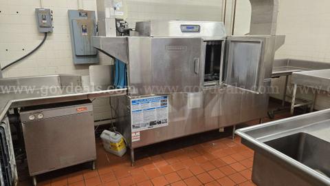 CONVEYOR TYPE DISHWASHER