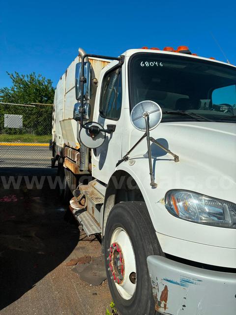 2014 Freightliner street sweeper - diesel