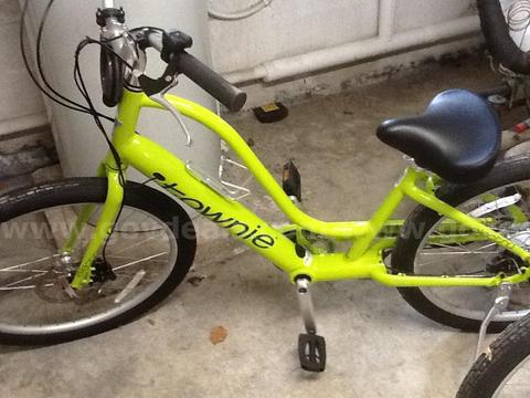 2022 Electric Bike, Electra Townie Go! 7D Step-Thru E-Bike, Yellow-Green. LIGHTL
