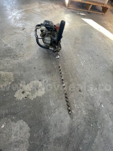 ECHO ENGINE DRILL (GAS POWERED) USED