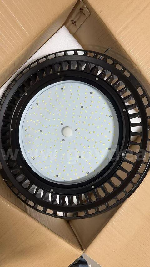 SHIPPING AVAILABLE lot of 5 LED UFO High Bay Light 200W, 5000K, 26000LM, ETL Listed, 100-277V, 120° Beam Angle(5-09)